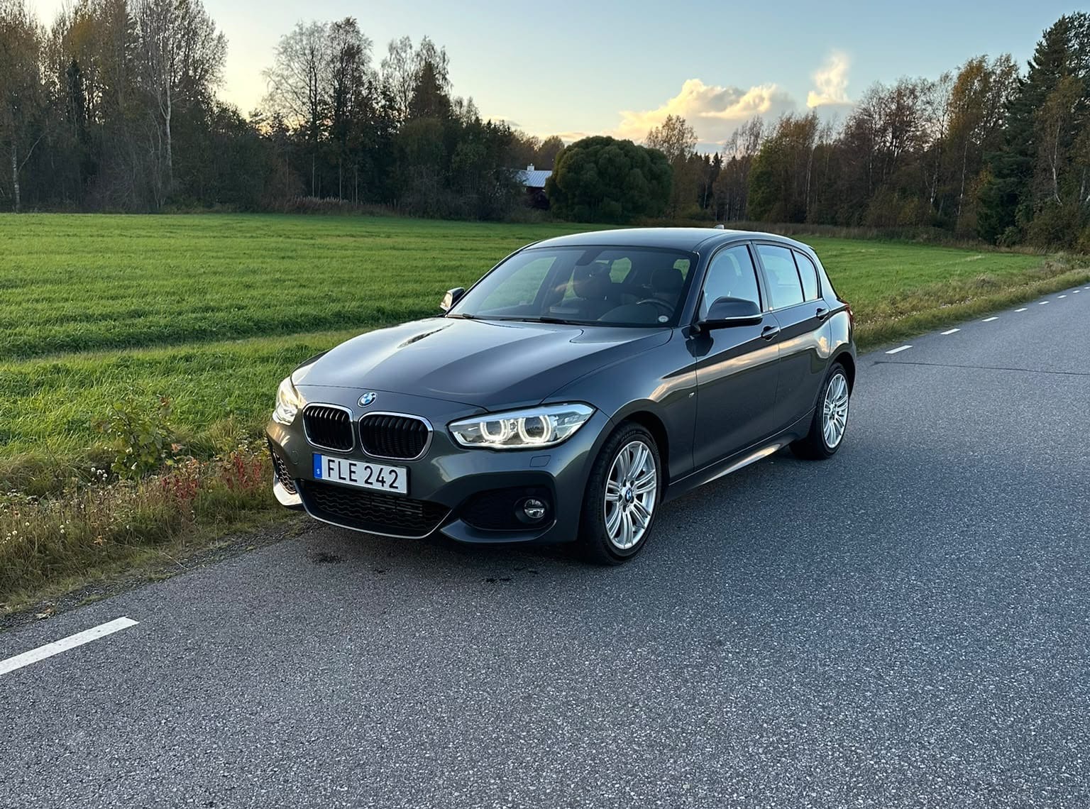 BMW 118 d xDrive 5-dörrars Manuell 2017, bild 2/5