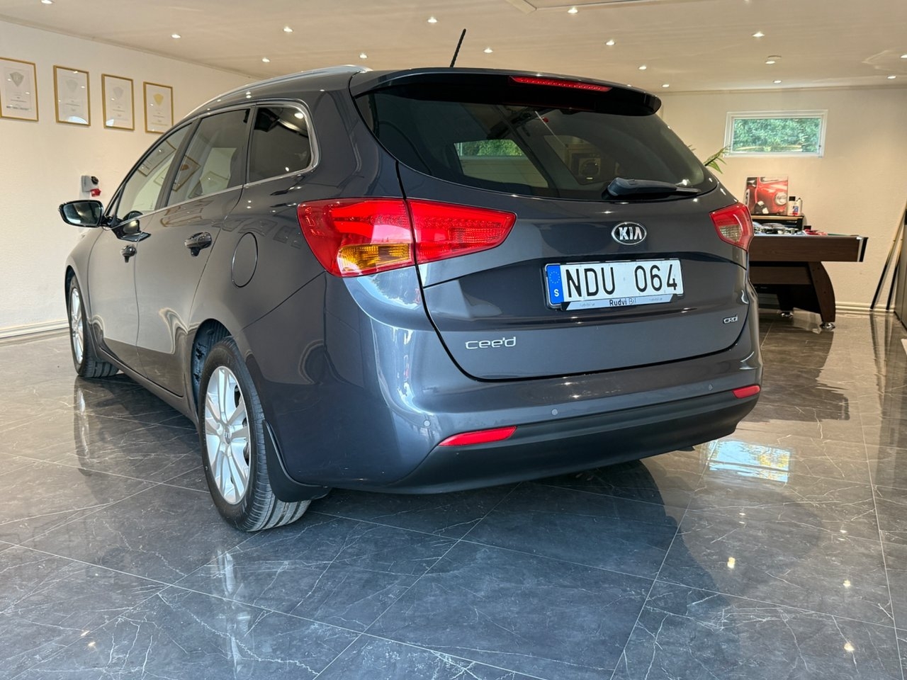 Kia Ceed _sw 1.6 CRDi EX Comfort 2013, bild 5/10