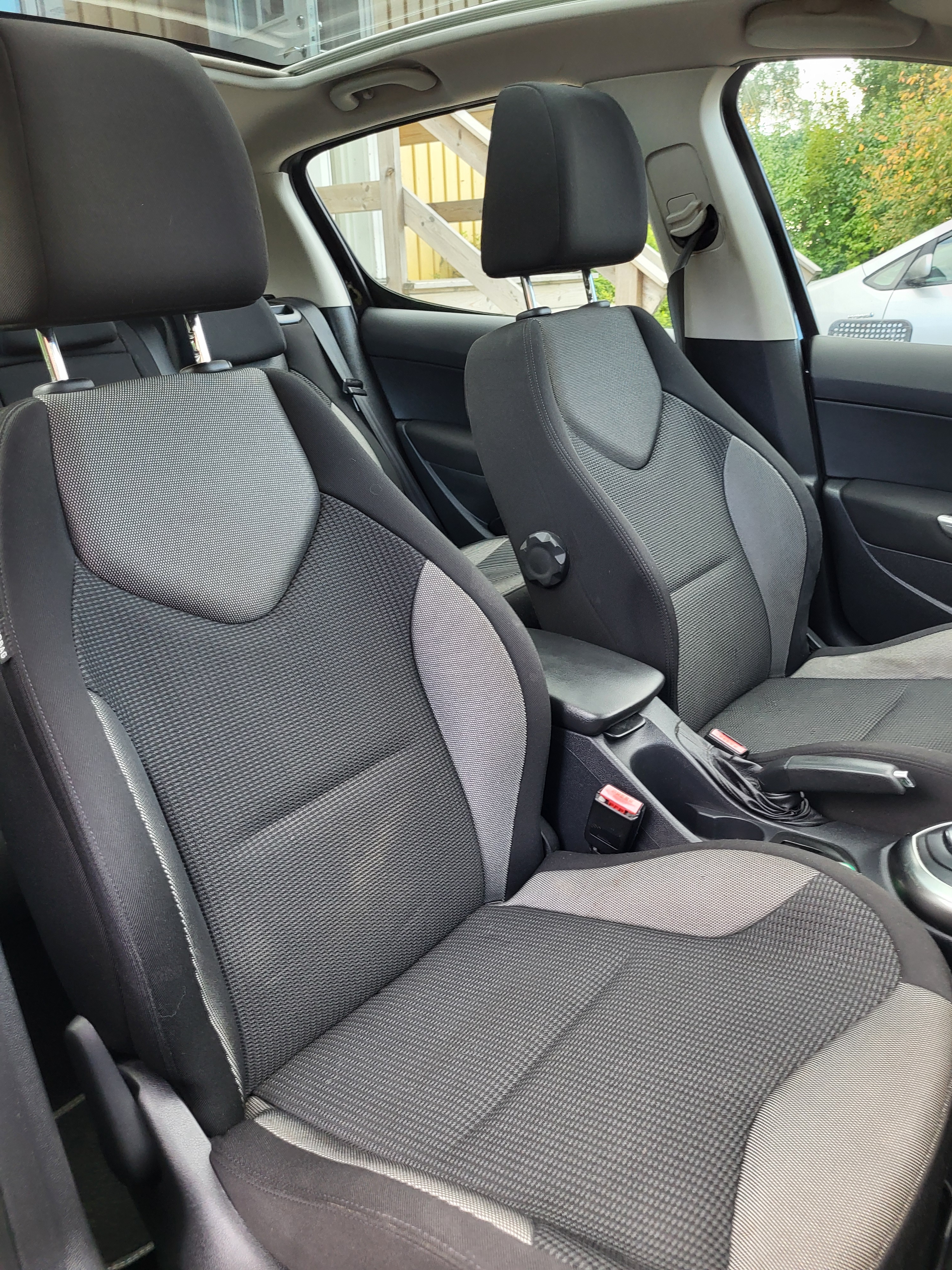 Peugeot 308 5-dörrar 1.6 HDi FAP EGS 2010, bild 5/8