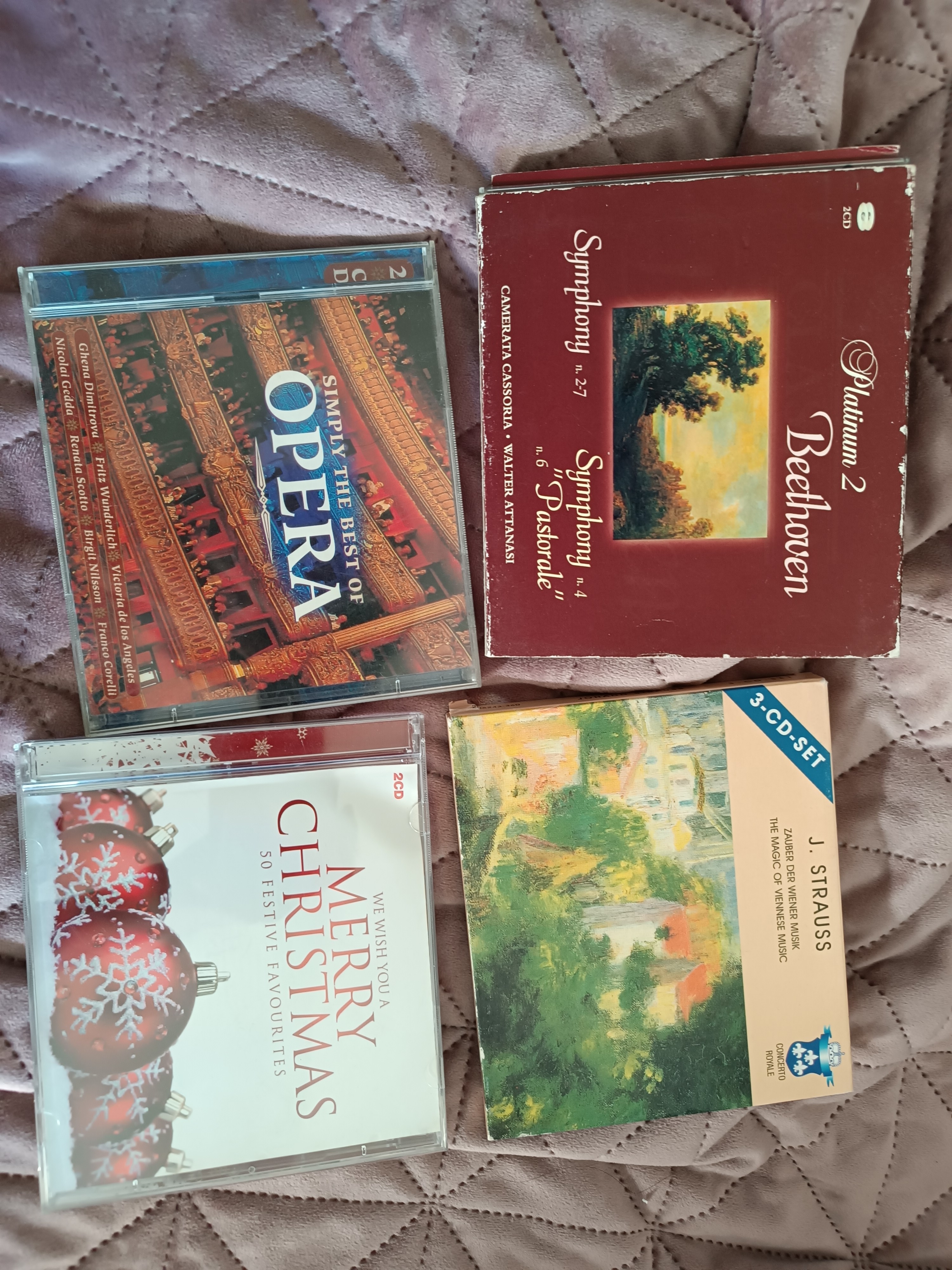 CD-skivor klassisk musik och julmusik