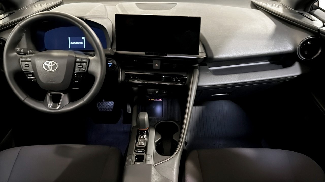 Toyota C-HR Hybrid 2024, bild 4/10