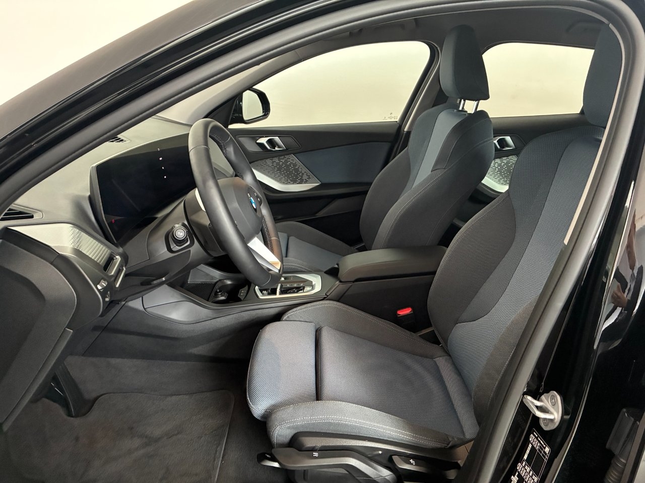 BMW 120 2026, bild 5/10