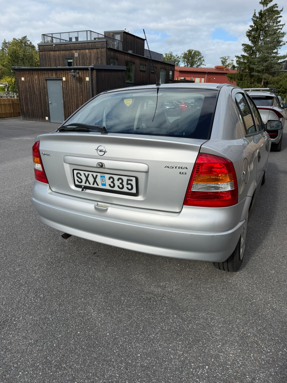 Opel Astra 5-dörrar 1.6 Manuell 2002, bild 2/8