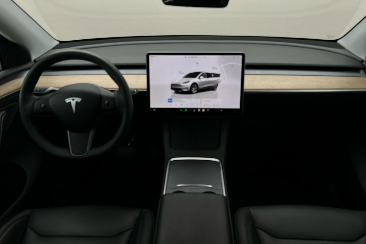 Tesla Model Y 2024, photo 6/10