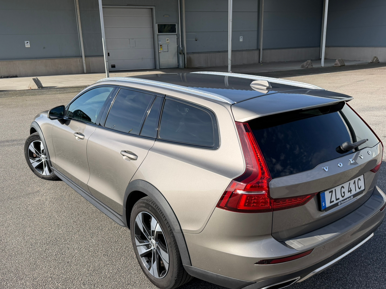 Volvo V60 Cross Country 2020, bild 2/6