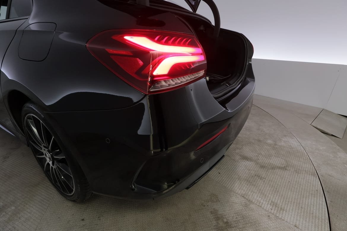 Mercedes-Benz A 250 e Sedan AMG Night 2021, bild 7/10