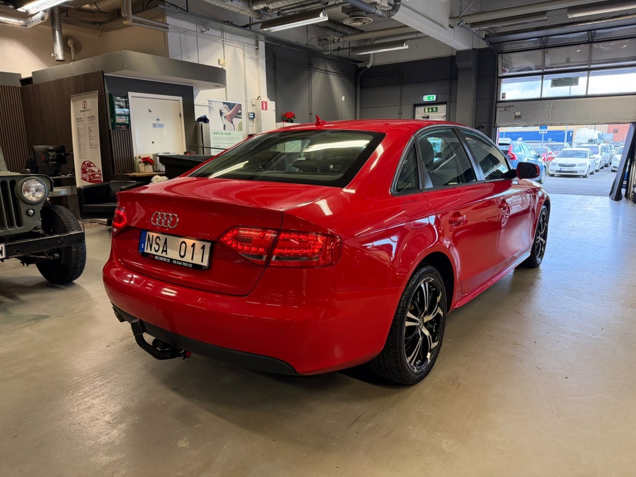 Audi A4 Sedan 2.0 TDI Drag 2010, bild 5/27