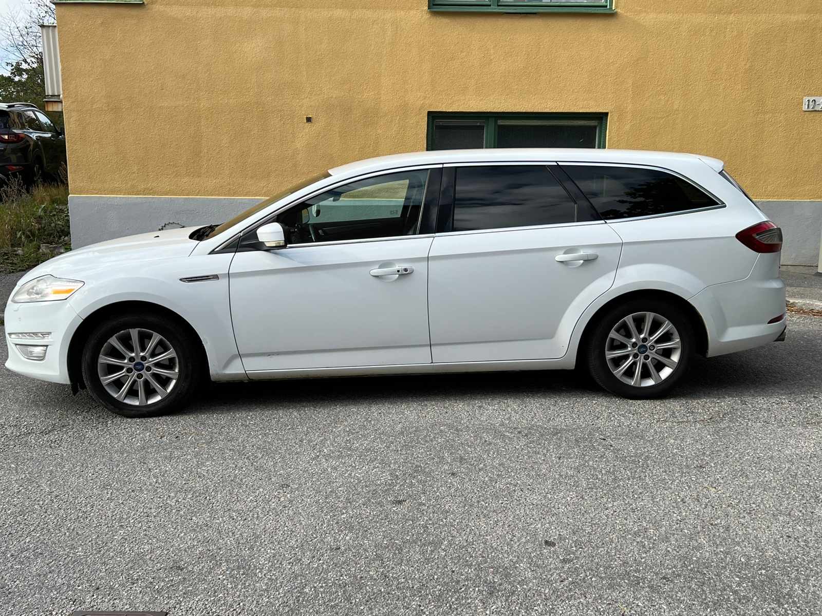 Ford Mondeo Kombi 2.2 TDCi Durashift EST 2012, bild 2/10