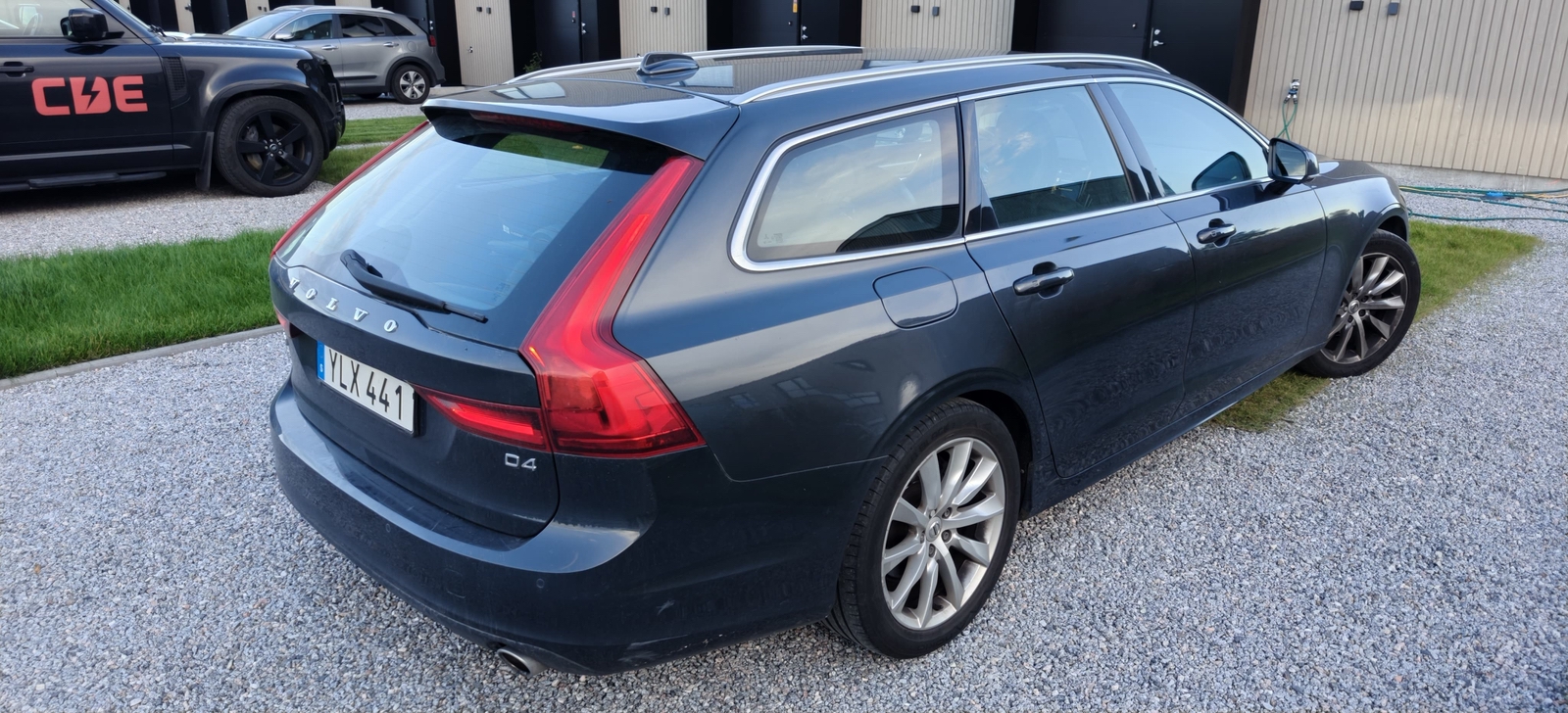 Volvo V90 D4 Momentum Geartronic 2019, bild 3/10