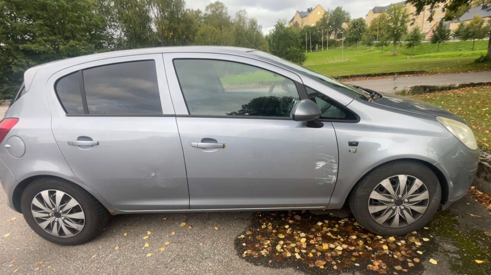 Opel Corsa 5-dörrar 1.2 Twinport Manuell 2009, bild 2/5