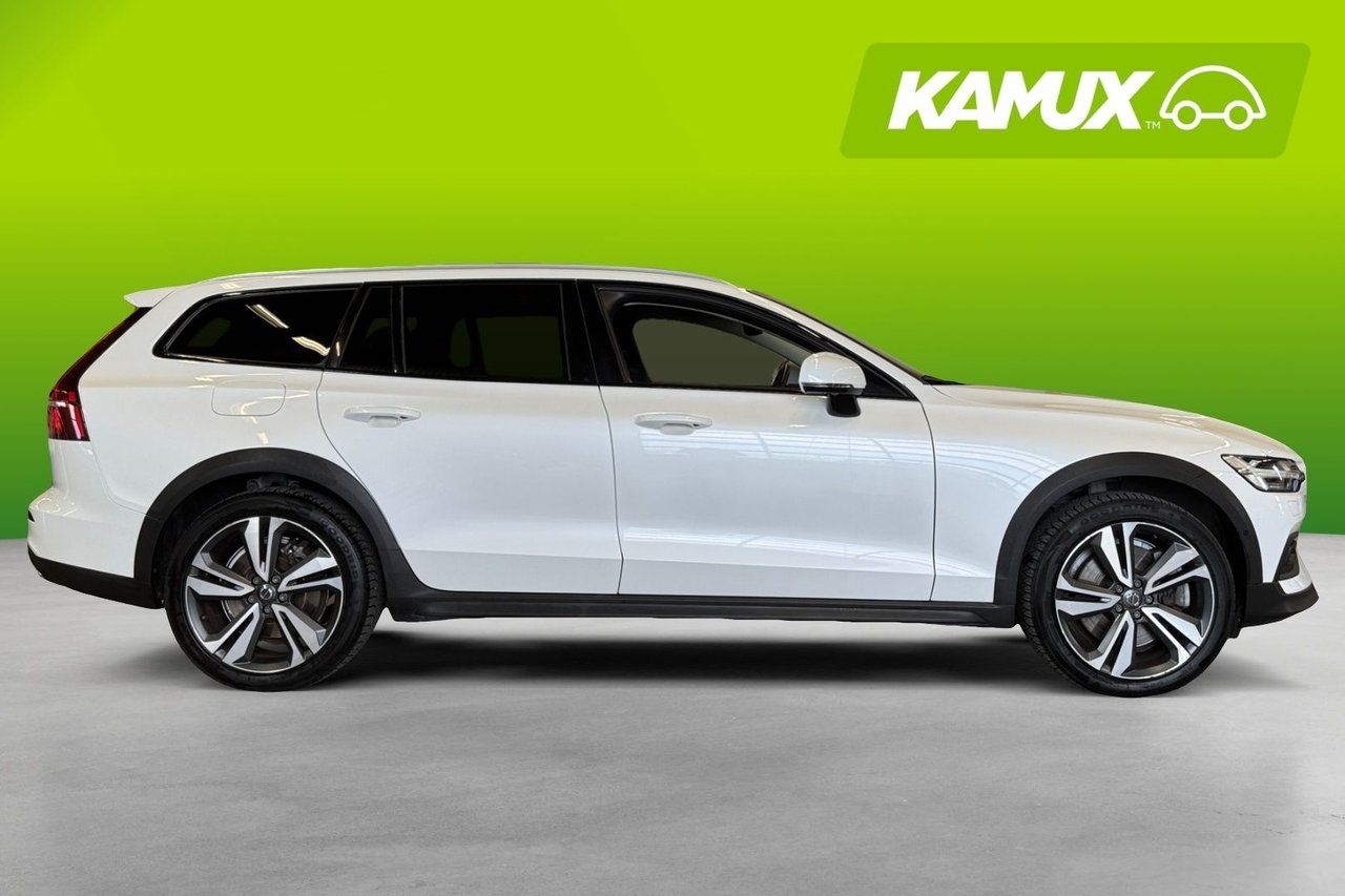 Volvo V60 Cross Country 2020, kuva 2/10