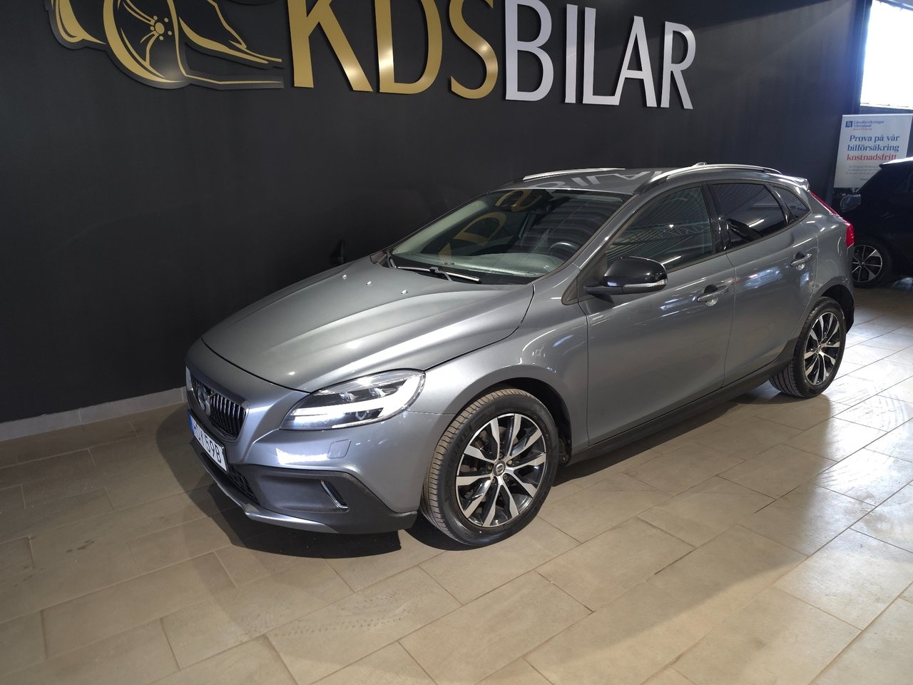 Volvo V40 Cross Country 2019, bild 2/10
