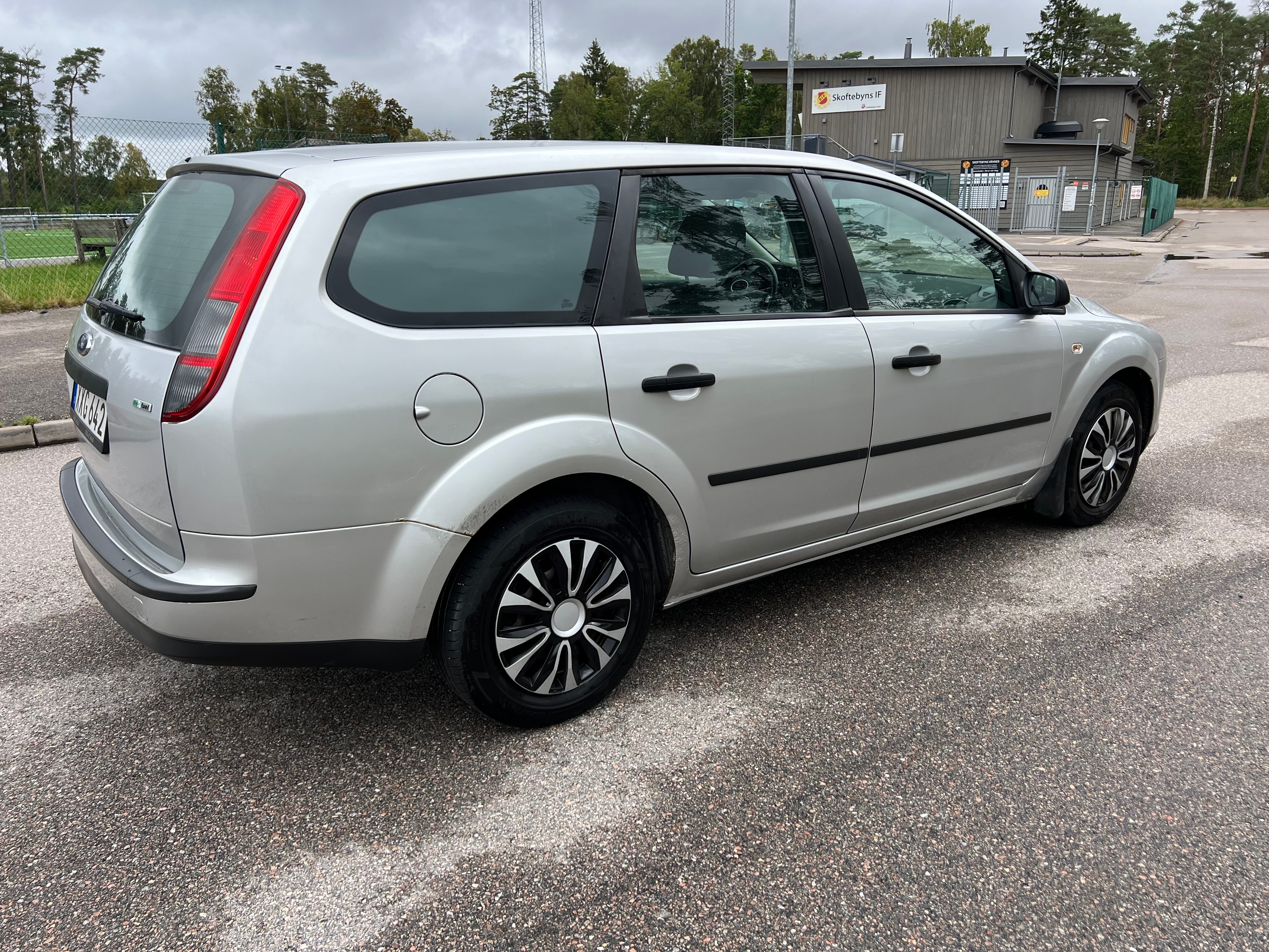 Ford Focus Kombi 1.8 Flexifuel Manuell 2006, bild 3/6