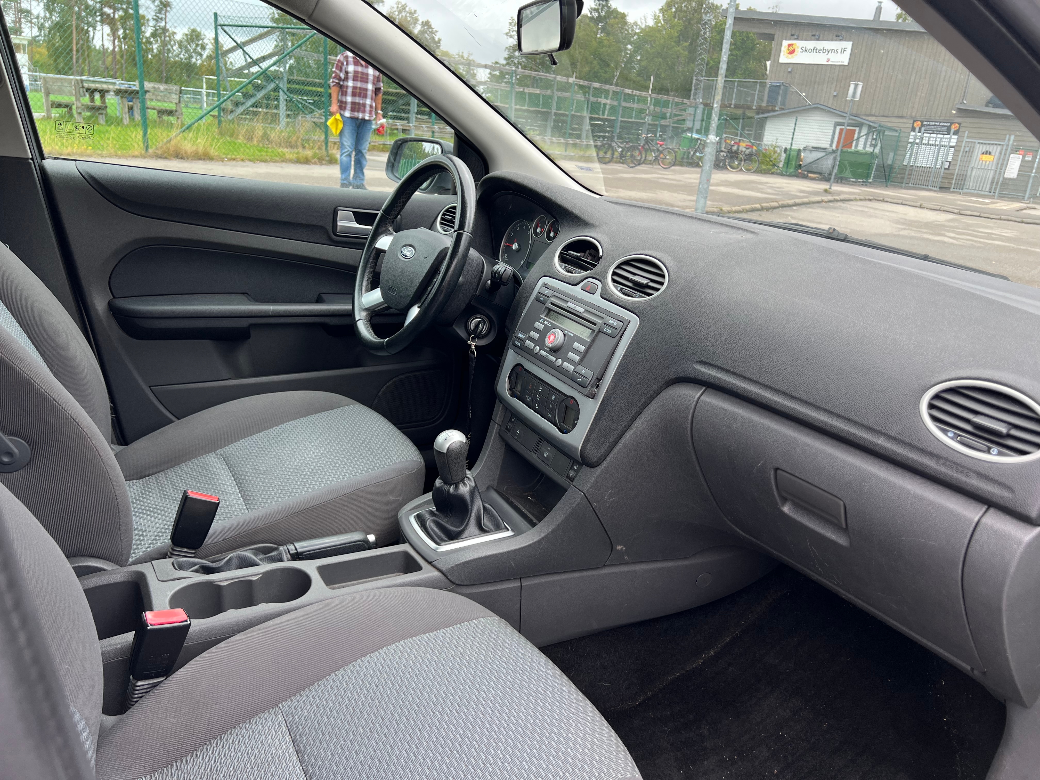 Ford Focus Kombi 1.8 Flexifuel Manuell 2006, bild 5/6