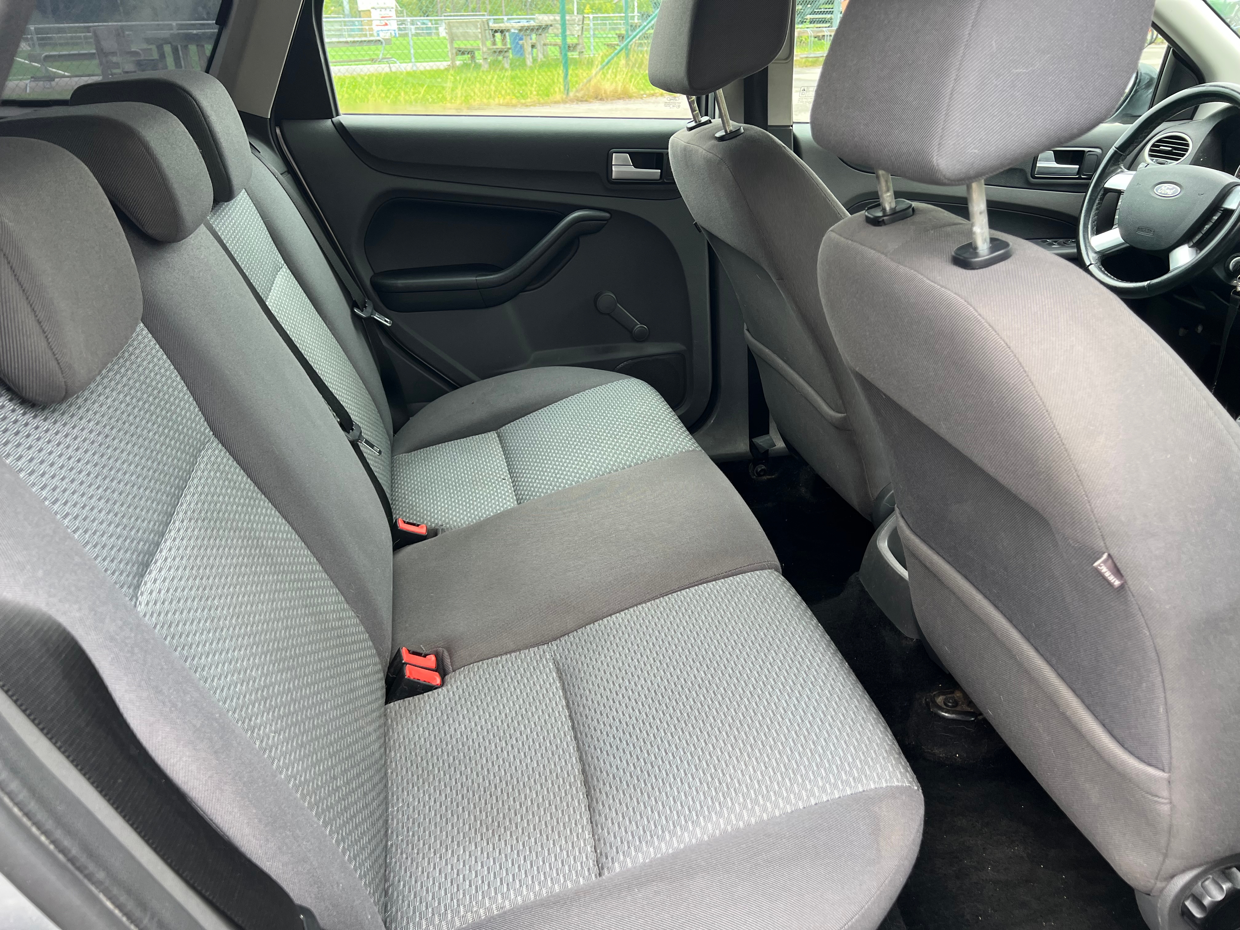 Ford Focus Kombi 1.8 Flexifuel Manuell 2006, bild 6/6
