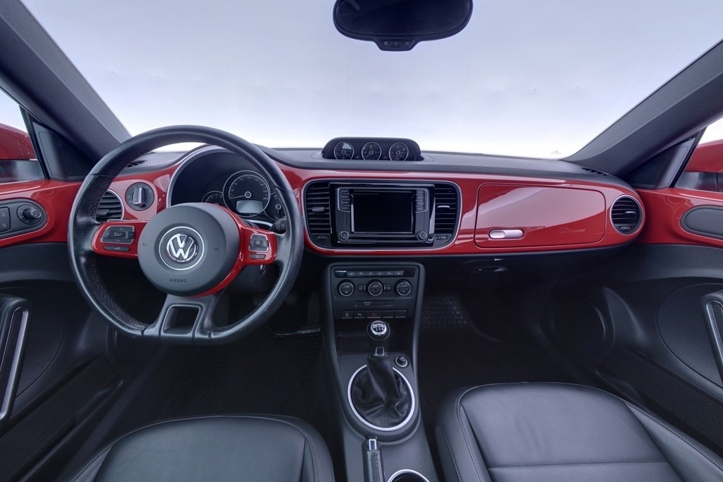 Volkswagen Beetle Cabriolet TSI 105Hk 2016, bild 7/14