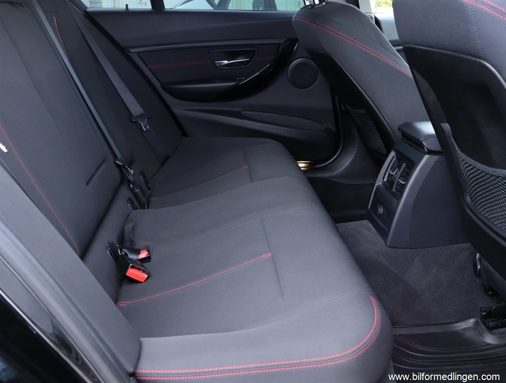BMW 318 d Sedan Automat 2015, bild 6/10