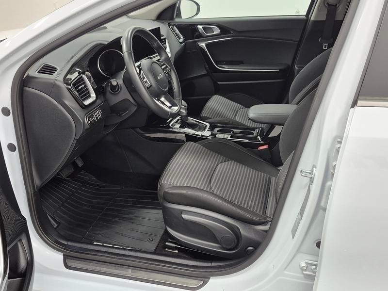 Kia Ceed SPORTSWAGON Plug in 2024, photo 2/9