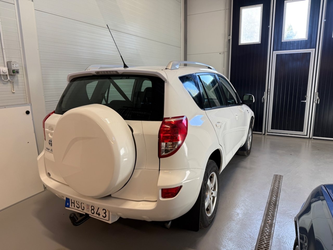 Toyota RAV4 2.2 D-4D 4x4 Euro 4 2008, bild 2/6