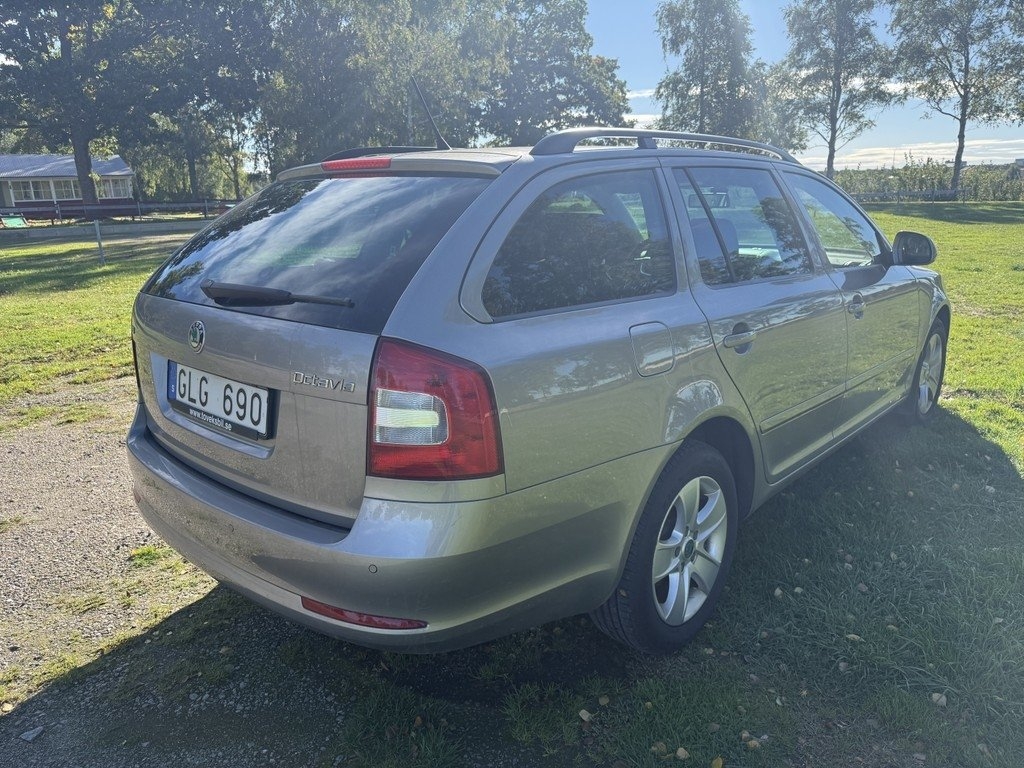 Skoda Octavia 2012, bild 4/6