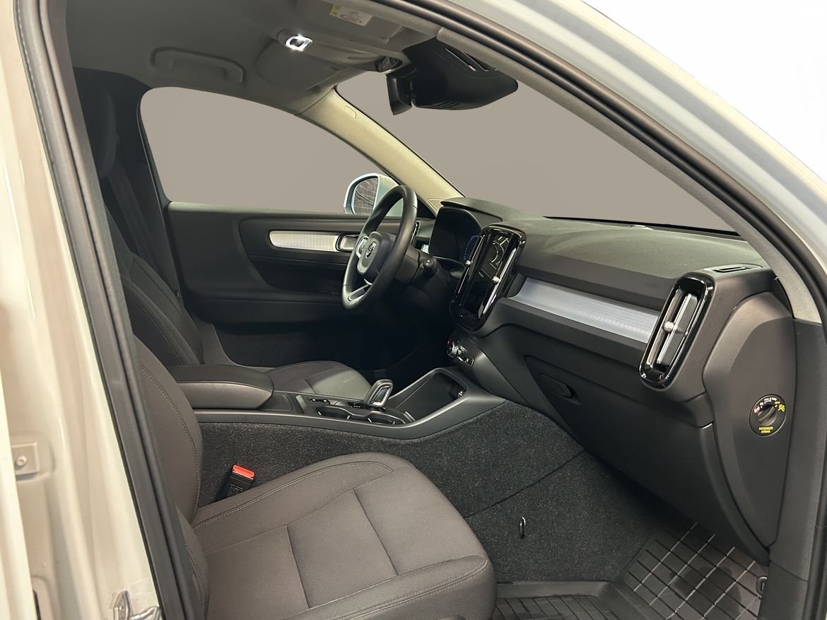 Volvo XC40 D3 AWD Momentum Advanced 2021, kuva 7/10