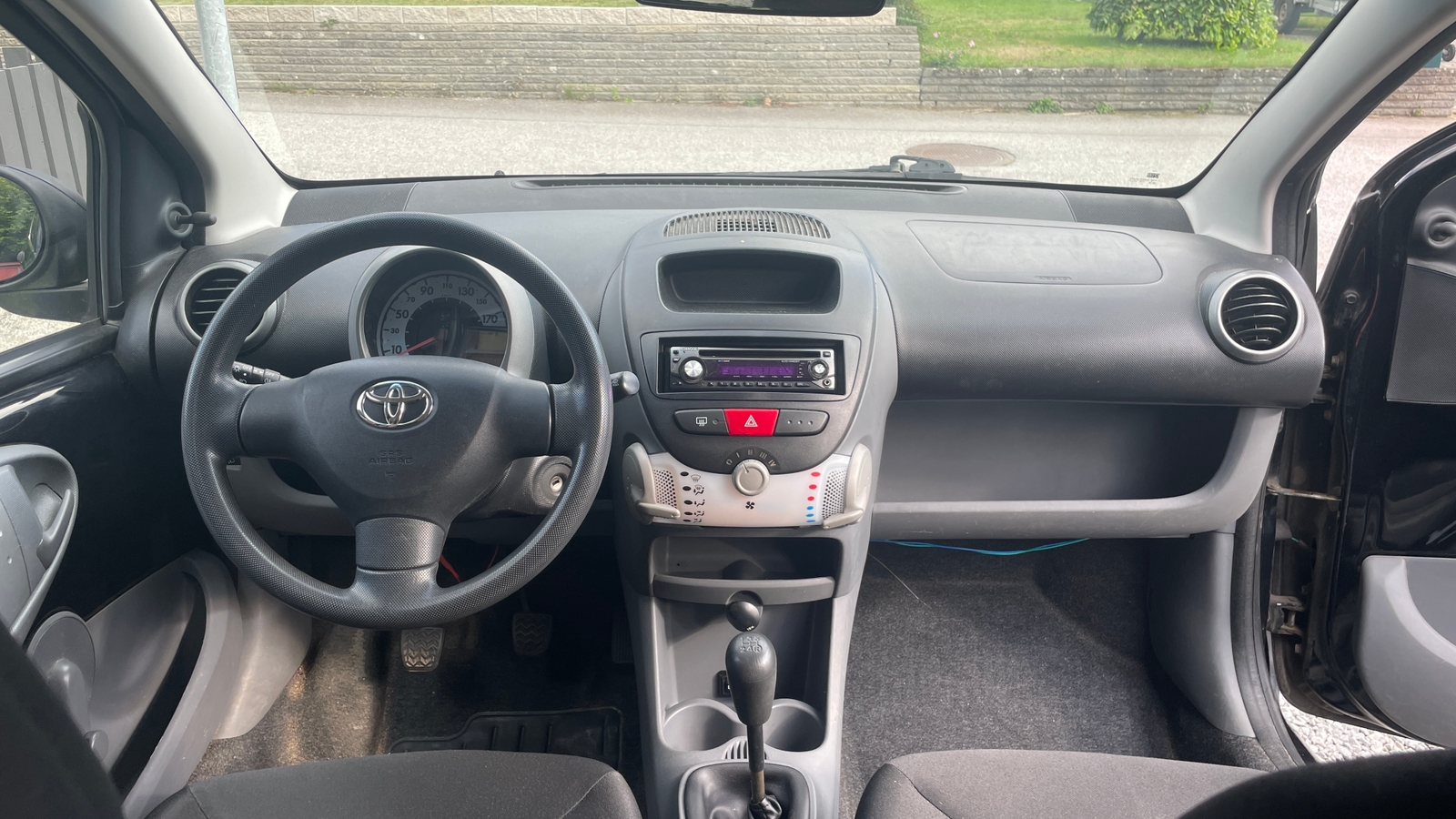 Toyota Aygo 5-dörrar 1.0 VVT-i Manuell 2010, bild 6/8