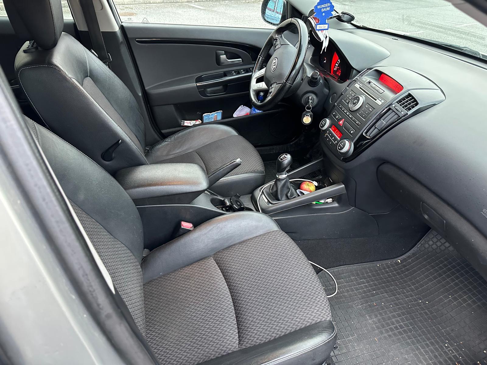 Kia Ceed _sw 1.6 CRDi Manuell 2012, kuva 7/10