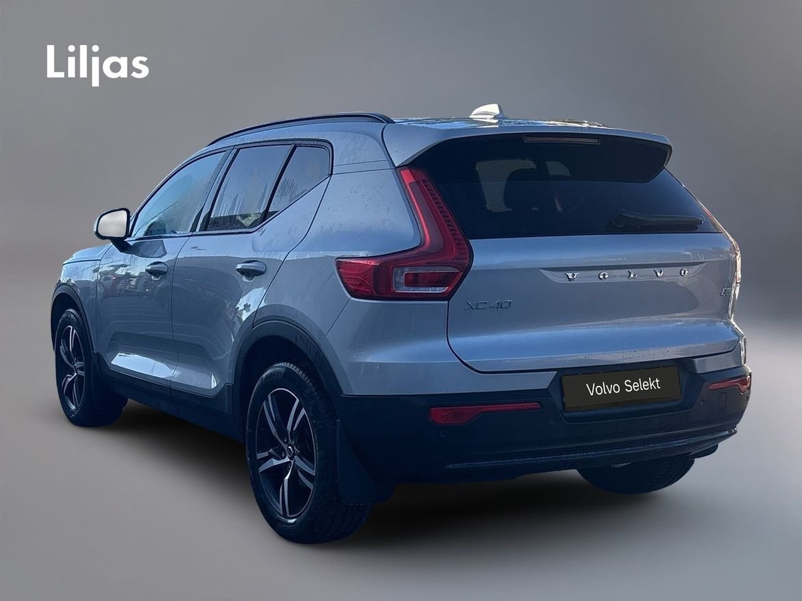 Volvo XC40 B3 FWD Bensin Plus Dark 2025, bild 3/7