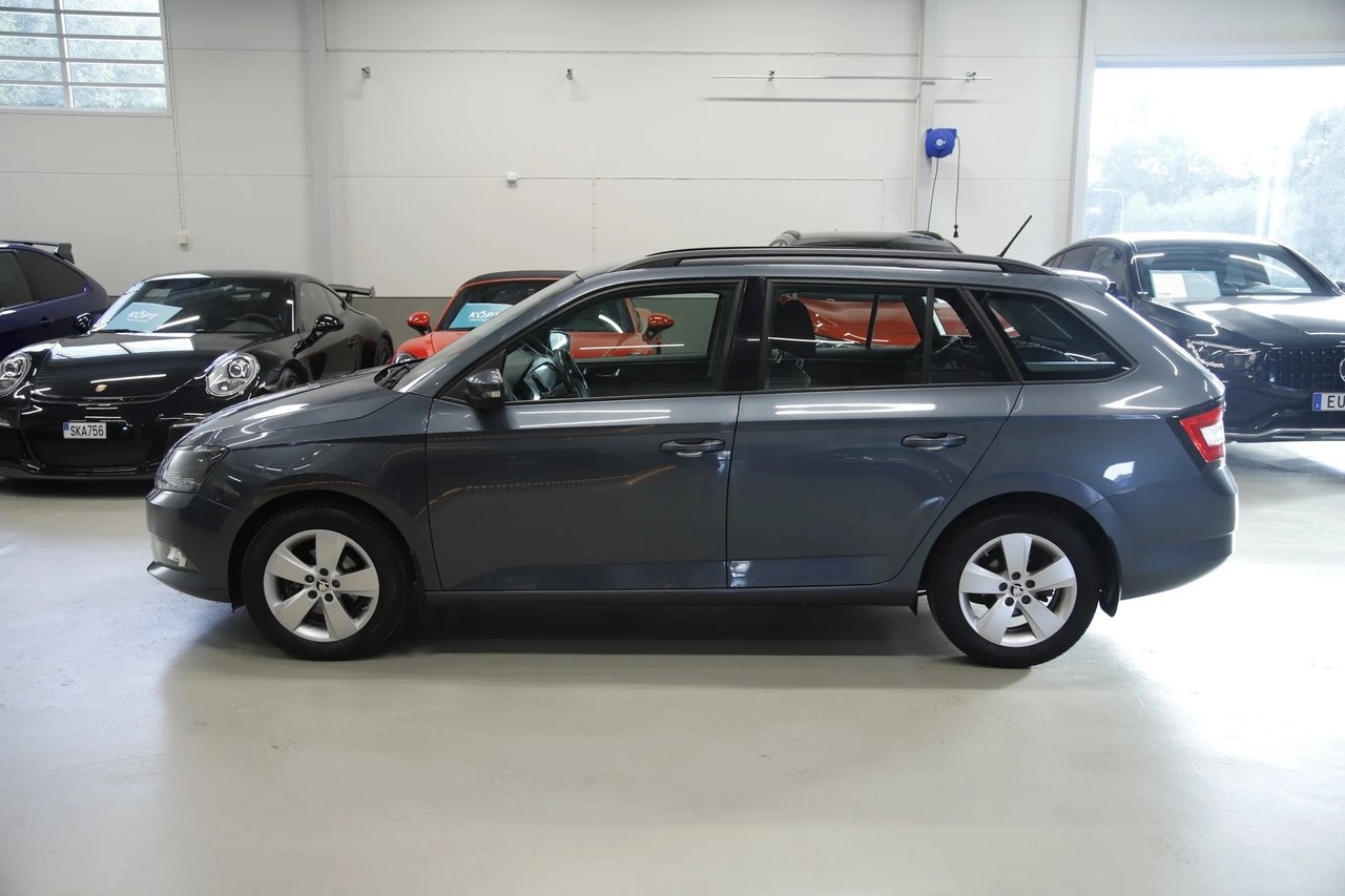 Skoda Fabia 1.2 TSi Style Lågmil 2016, bild 3/13