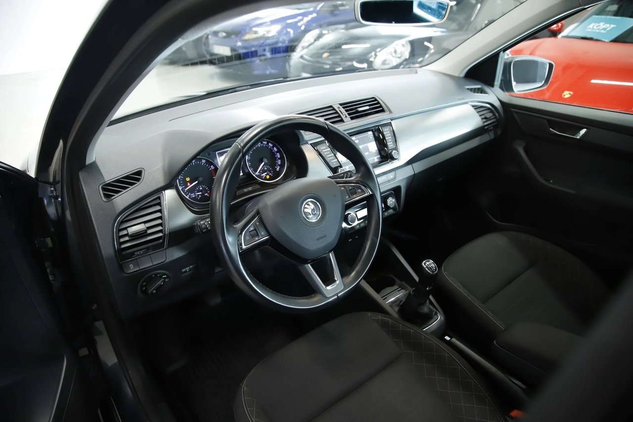 Skoda Fabia 1.2 TSi Style Lågmil 2016, bild 6/13