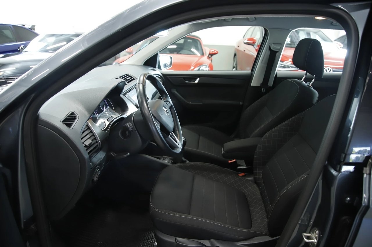 Skoda Fabia 1.2 TSi Style Lågmil 2016, bild 7/13
