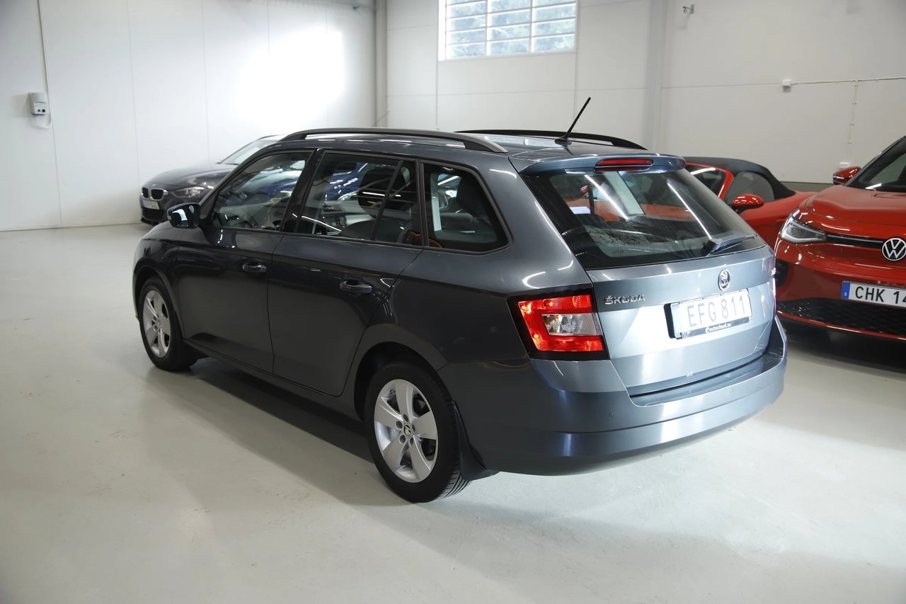 Skoda Fabia 1.2 TSi Style Lågmil 2016, bild 4/13