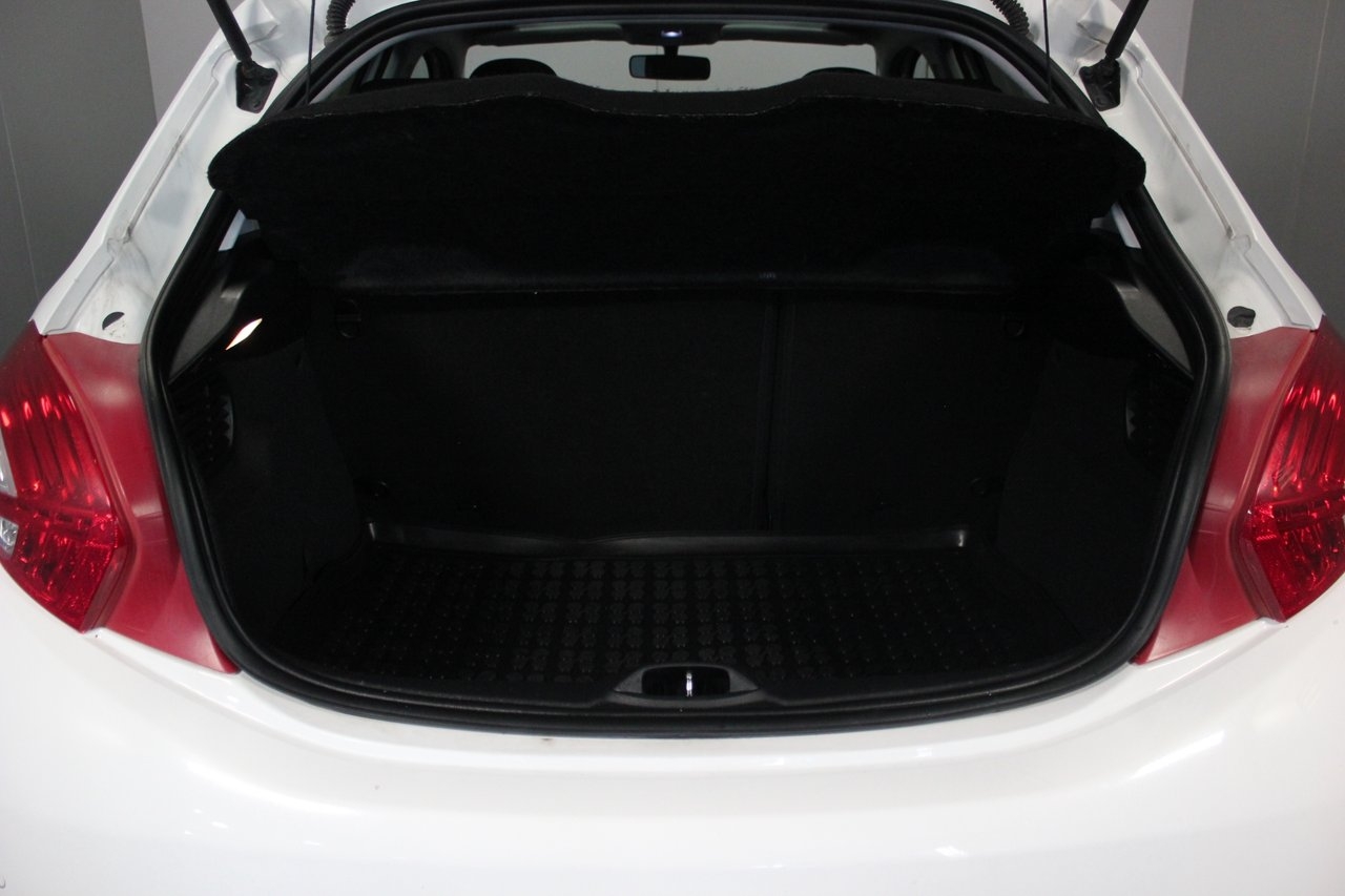 Peugeot 208 2014, bild 7/10