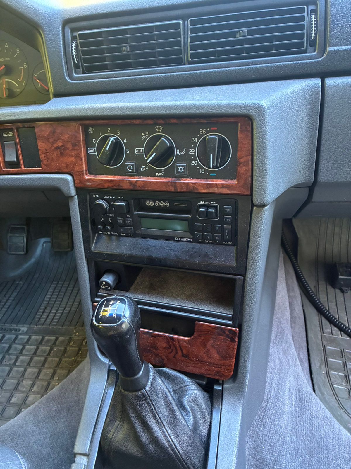 Volvo 940 Turbo Kombi 2.3 Manuell 1998, bild 7/8