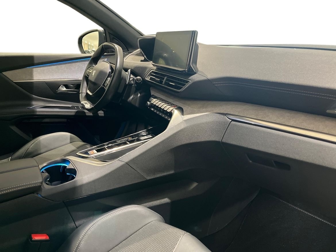 Peugeot 3008 GT PureTech 130 A 5-d SUV 2023, photo 4/14