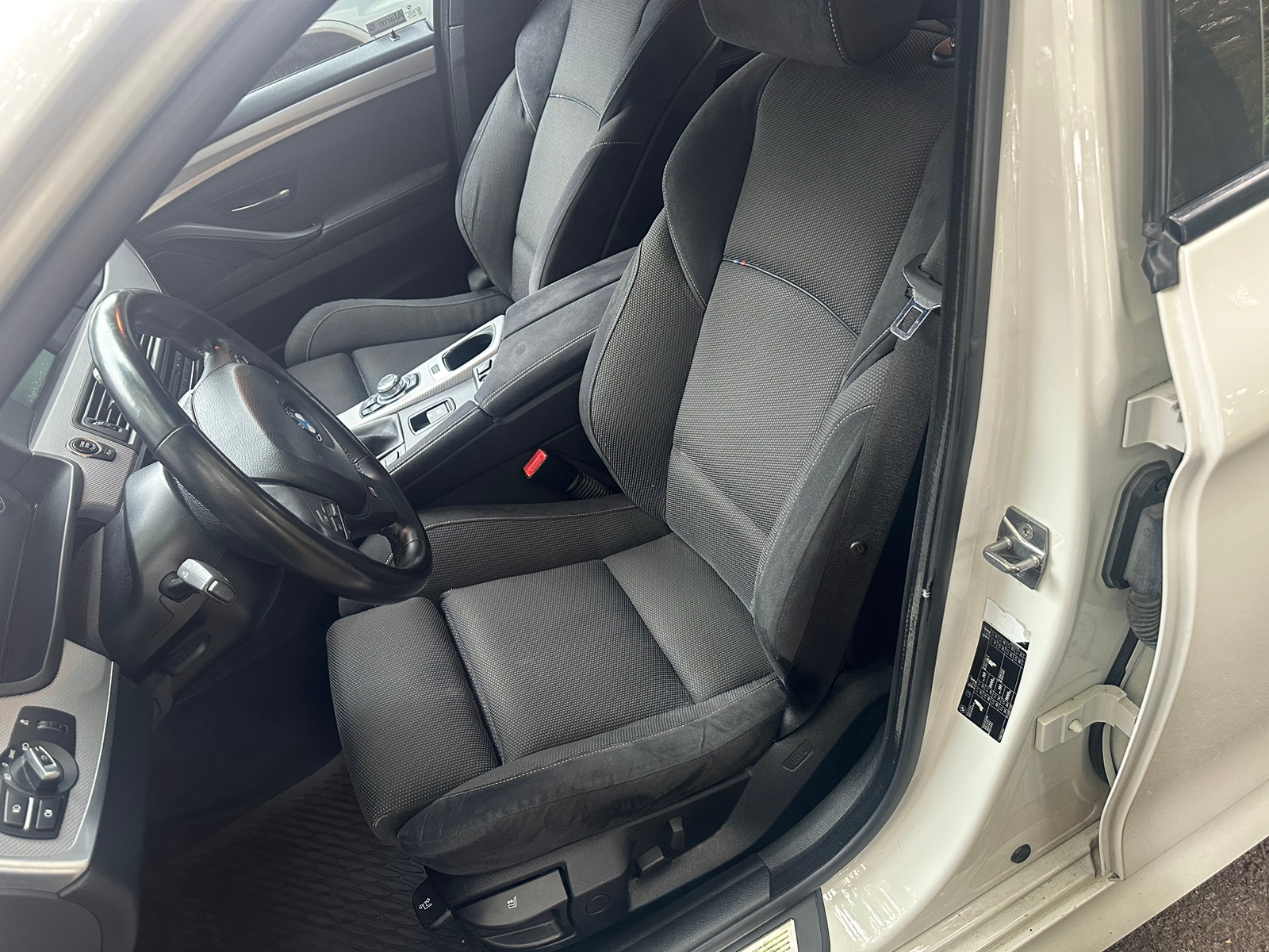 BMW 520 d Sedan Manuell 2011, bild 6/7