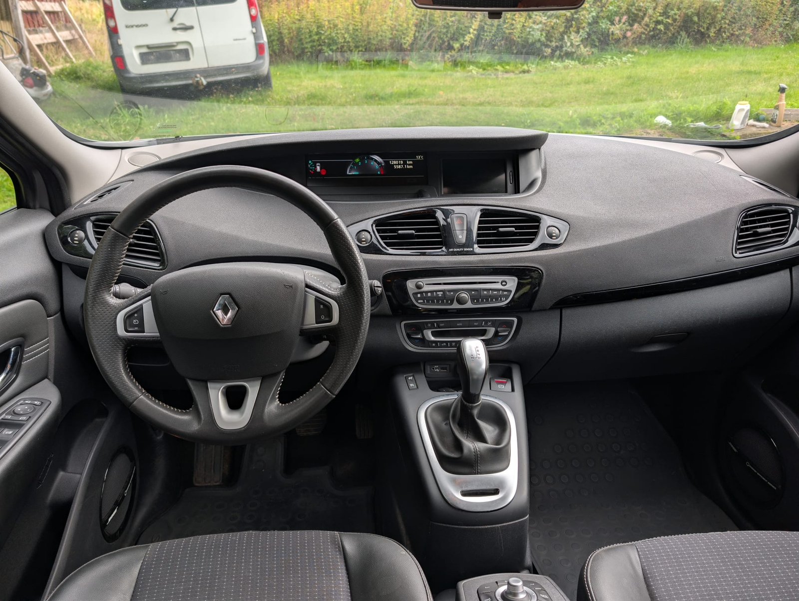 Renault Grand Scenic III 1.5 dCi DCT 2012, kuva 5/10