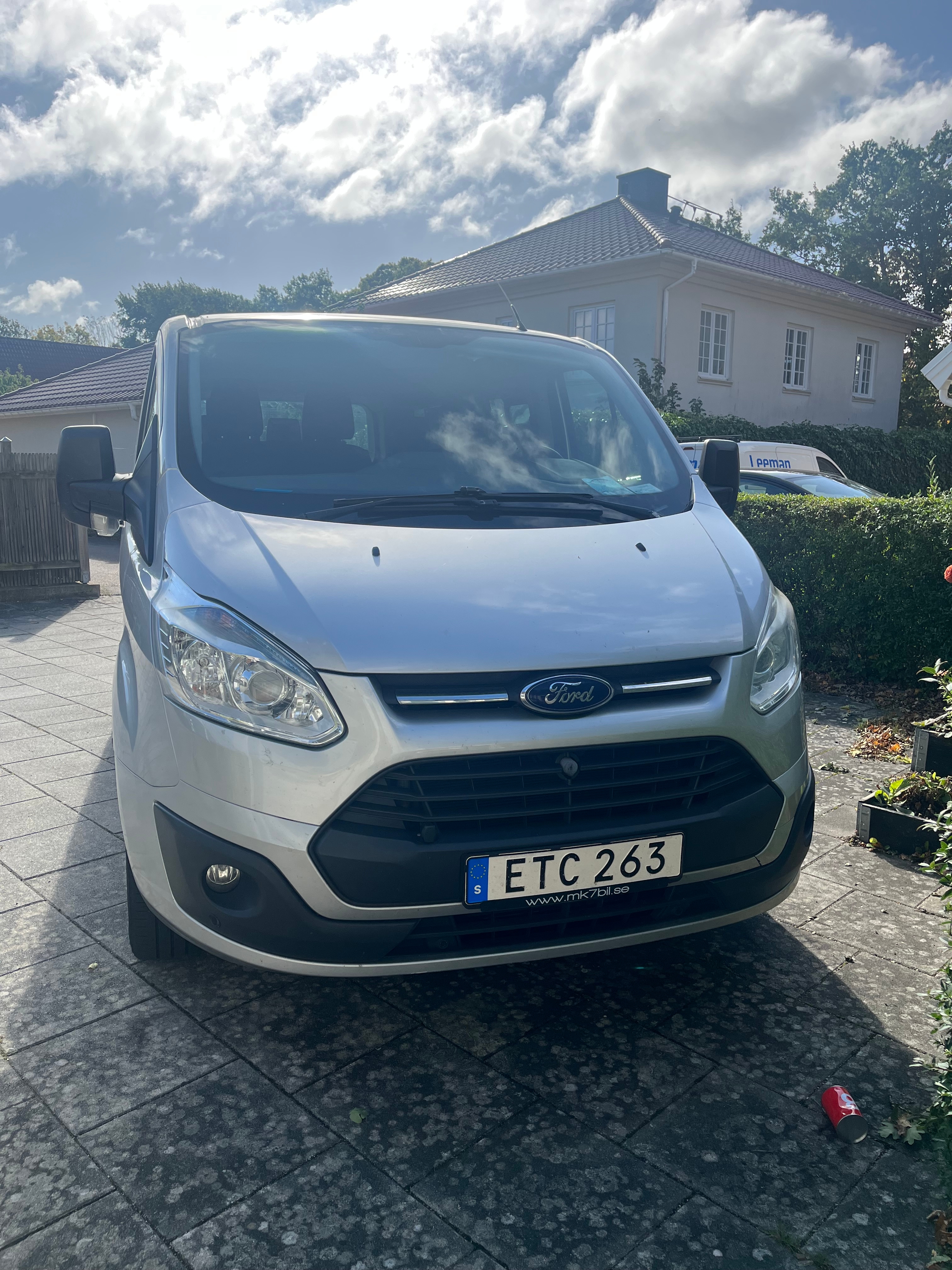 Ford Tourneo Custom 300 2.2 TDCi Manuell 2015, bild 2/6