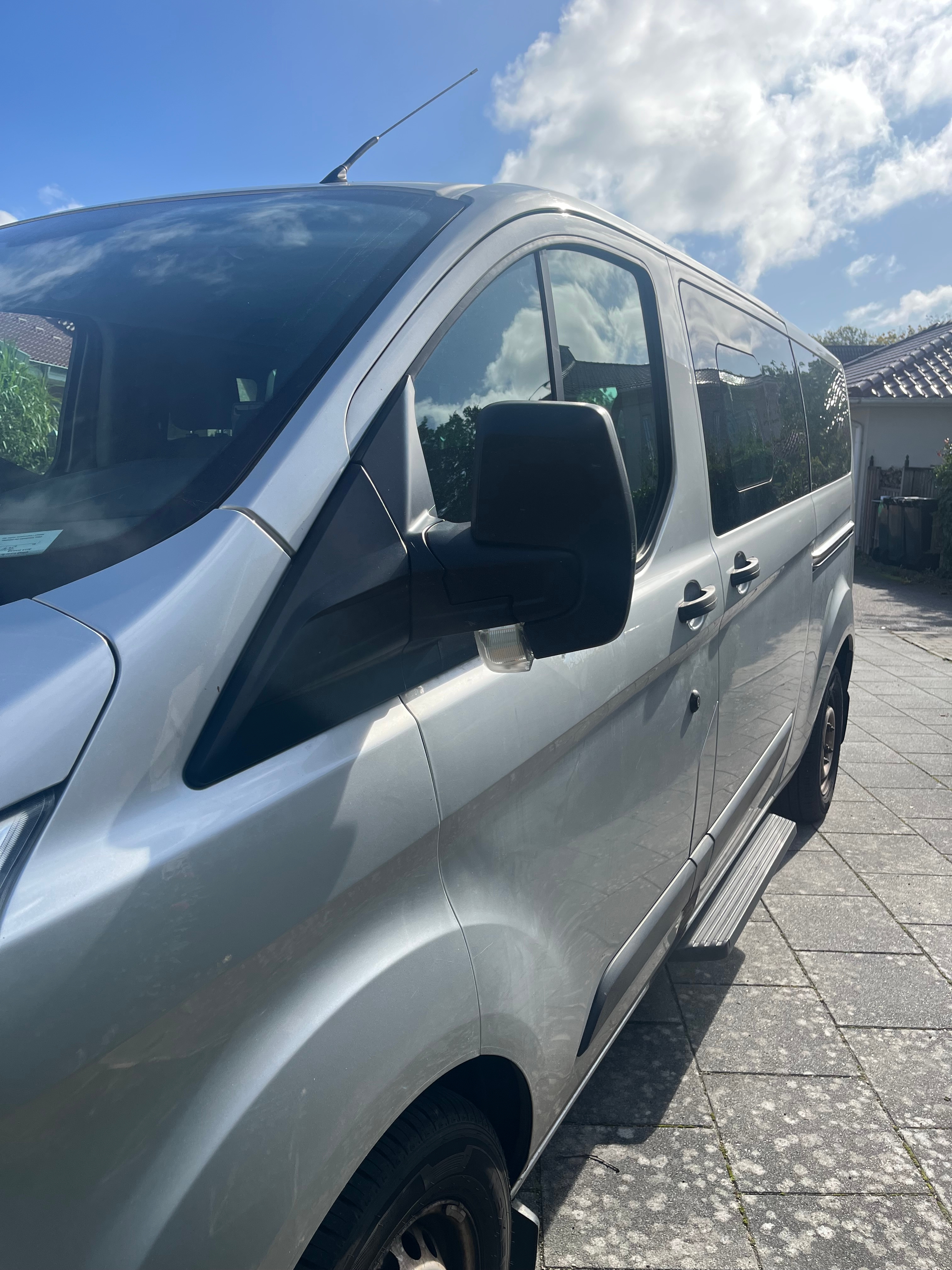 Ford Tourneo Custom 300 2.2 TDCi Manuell 2015, bild 4/6