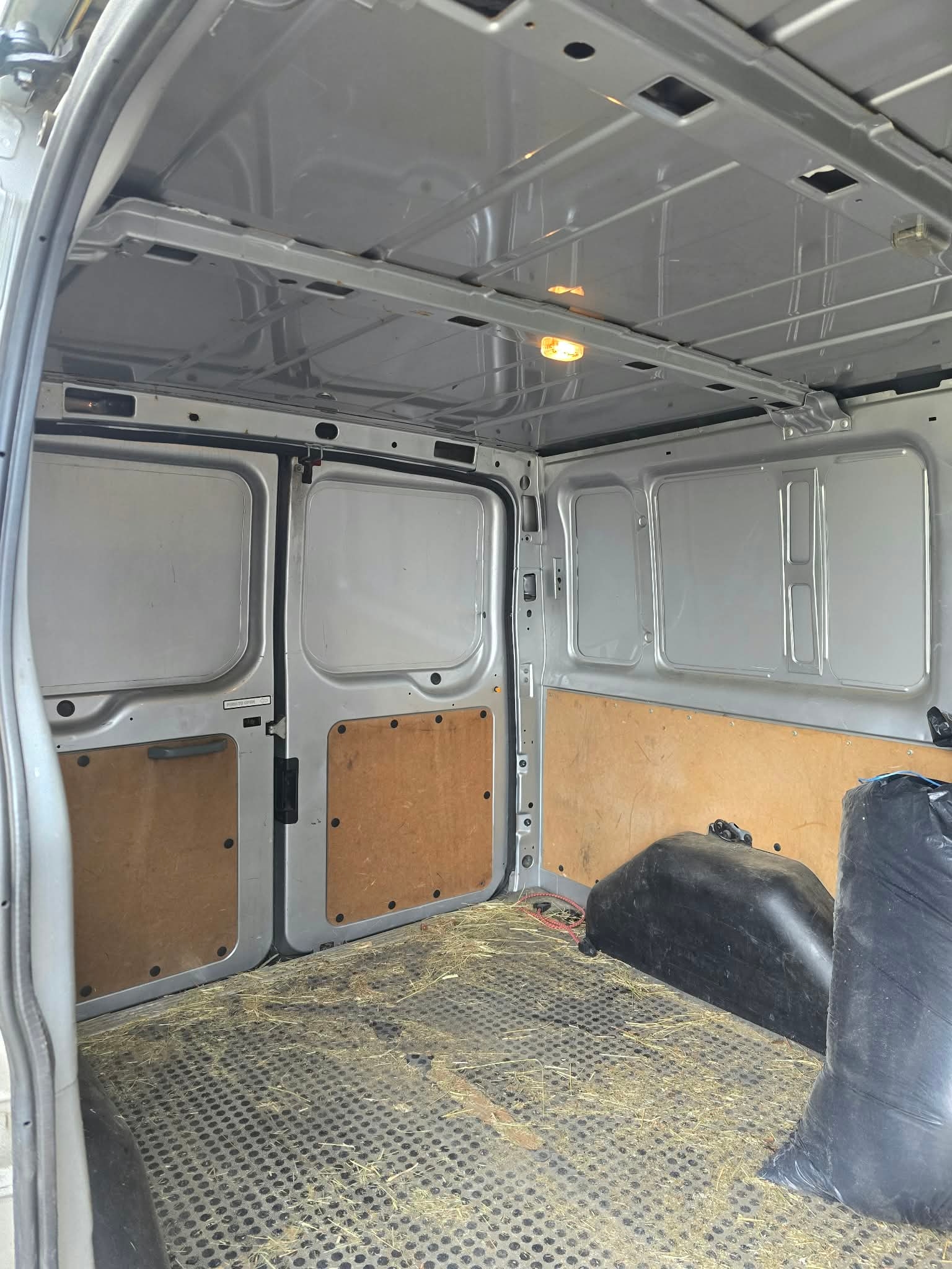 Ford Transit T260 2.2 TDCi Manuell 2011, bild 2/3