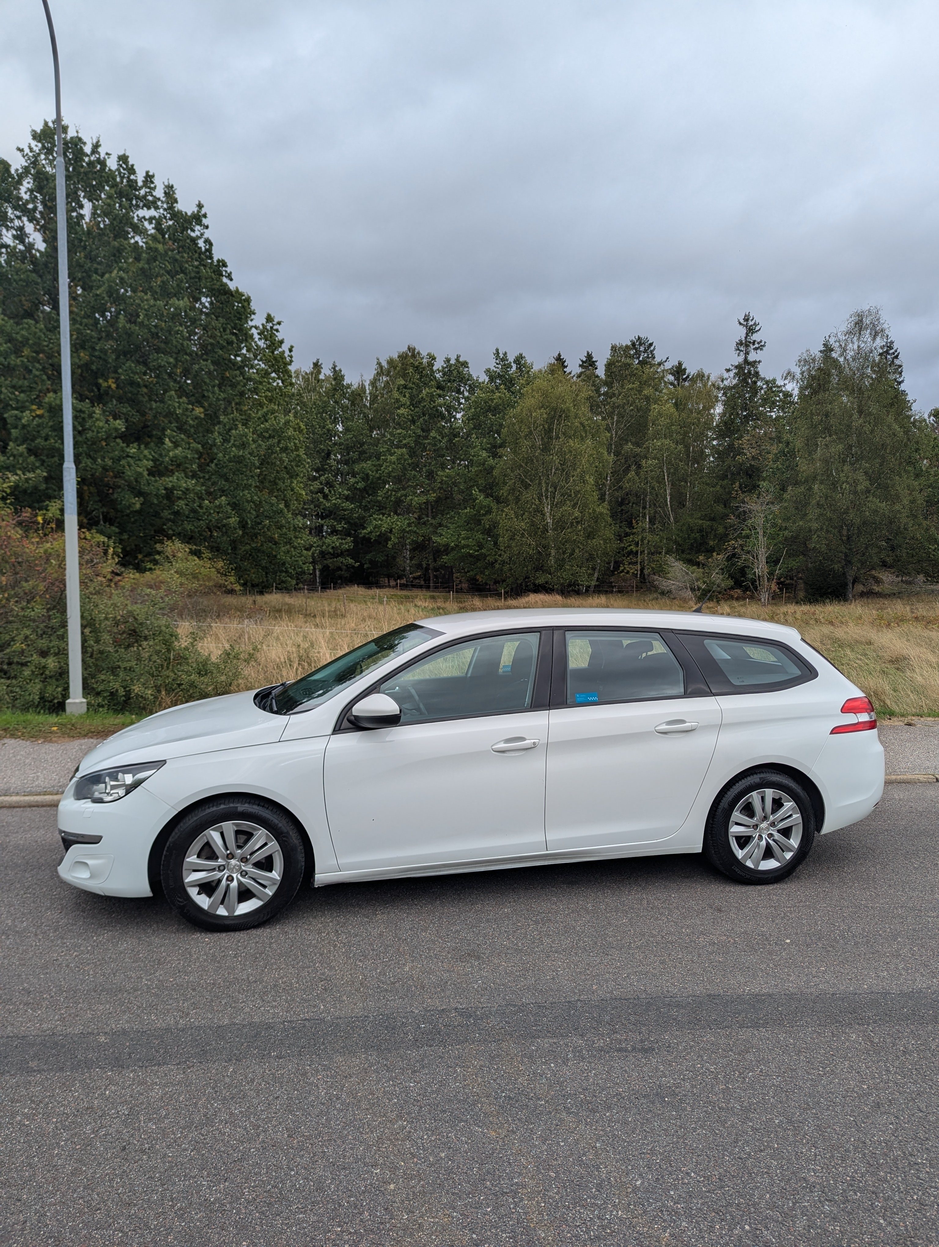 Peugeot 308 2016, bild 2/7