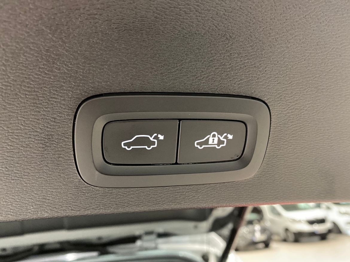 Volvo XC40 B4 FWD Bensin Core SE II 2024, photo 5/10