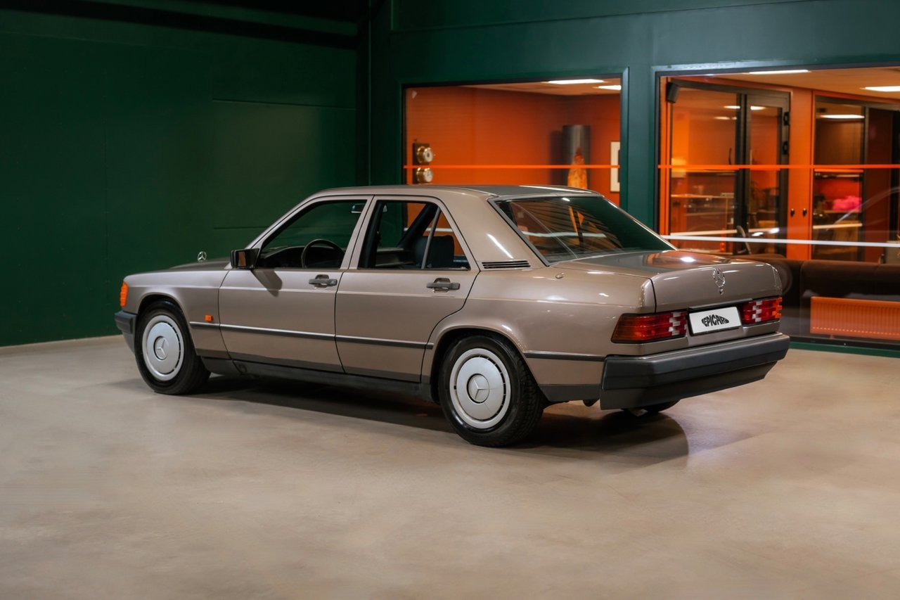 Mercedes-Benz W201 190 E 1989, kuva 3/10