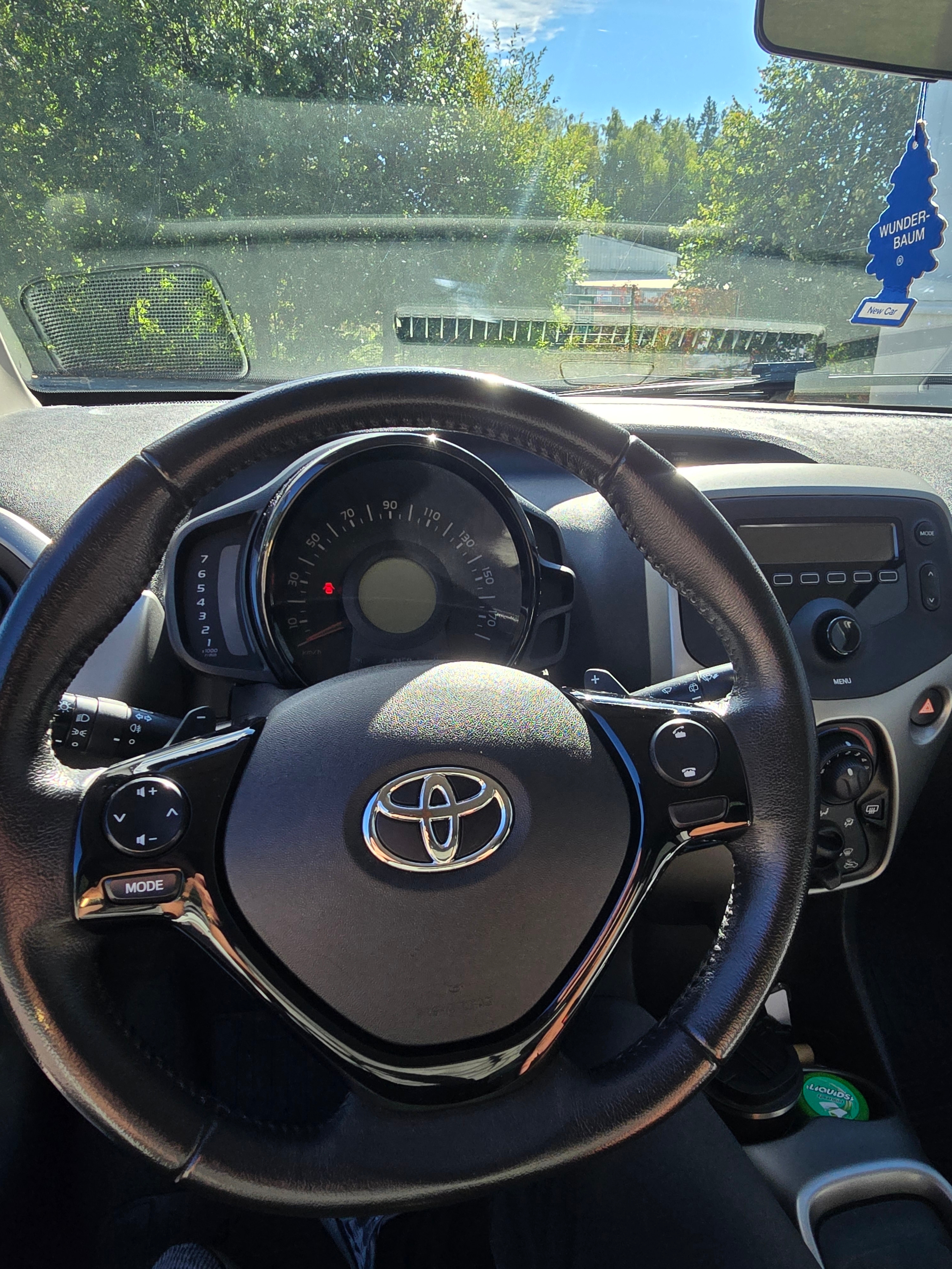 Toyota Aygo 5-dörrar 1.0 VVT-i x-shift 2015, bild 4/7