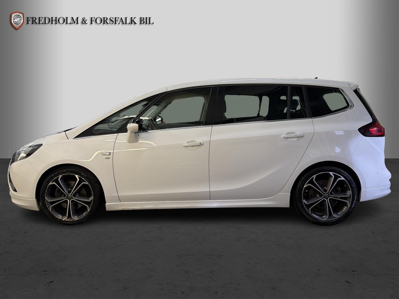 Opel Zafira Tourer 2016, kuva 2/10