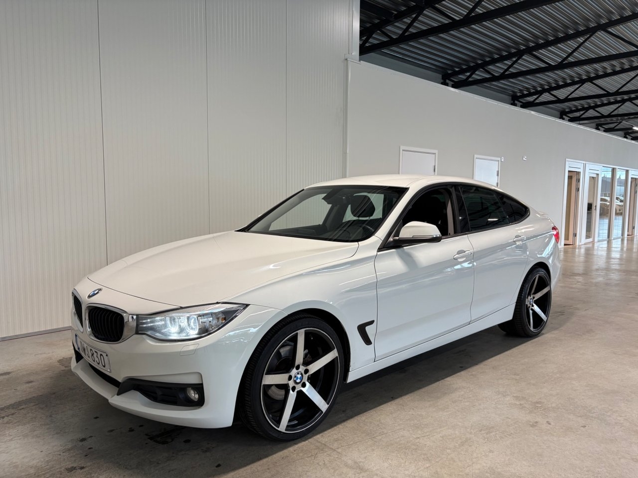 BMW 318 2016, bild 4/10