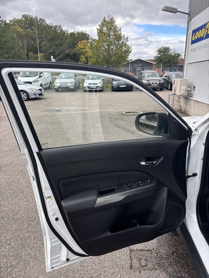 Suzuki Vitara Hybrid AllGrip Inclusive 2022, bild 6/10