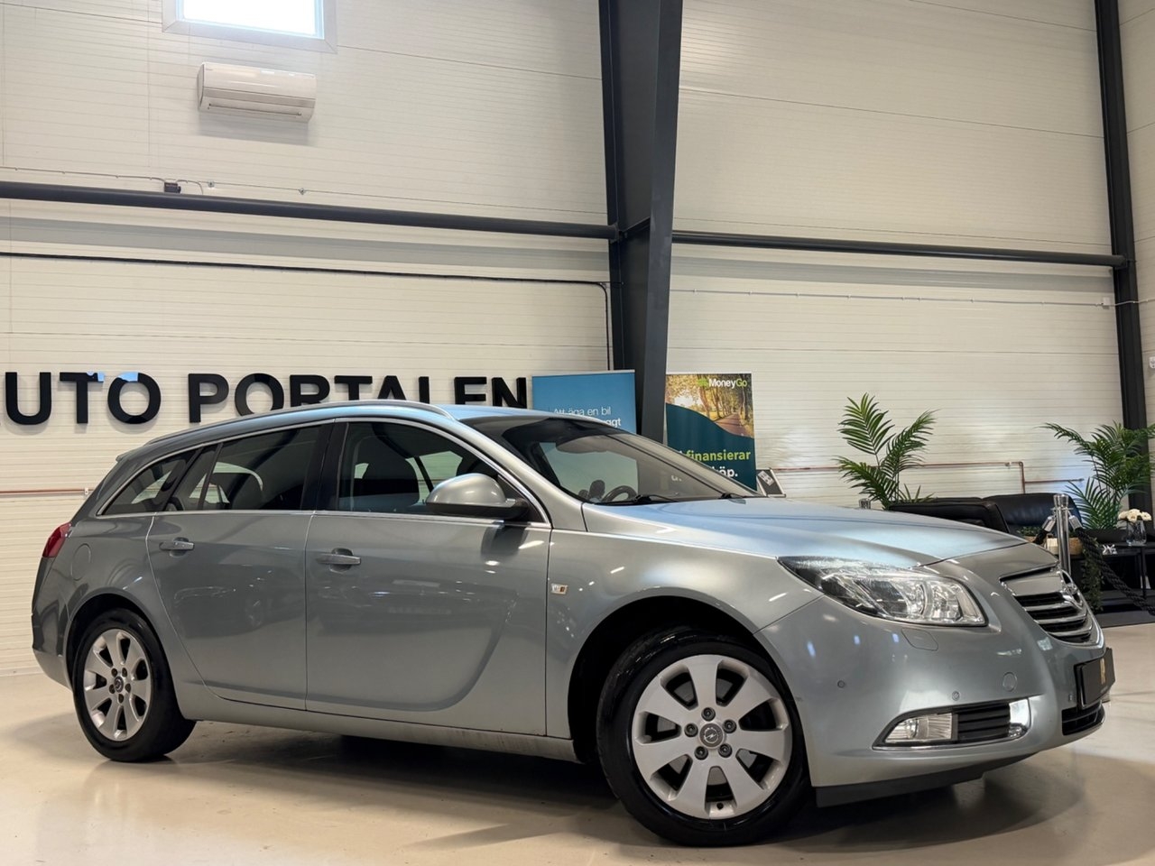 Opel Insignia 2011, kuva 2/10