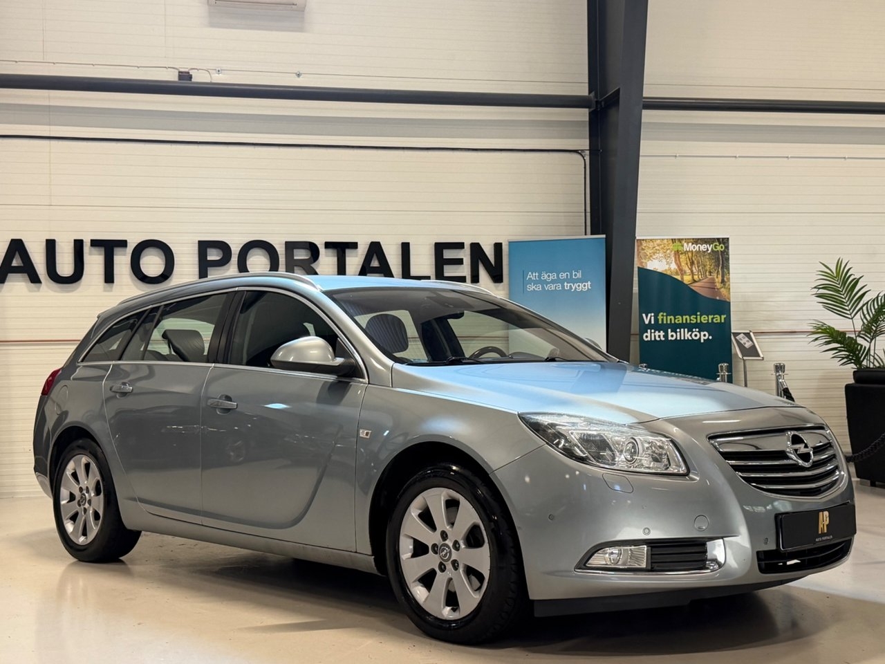 Opel Insignia 2011, kuva 5/10