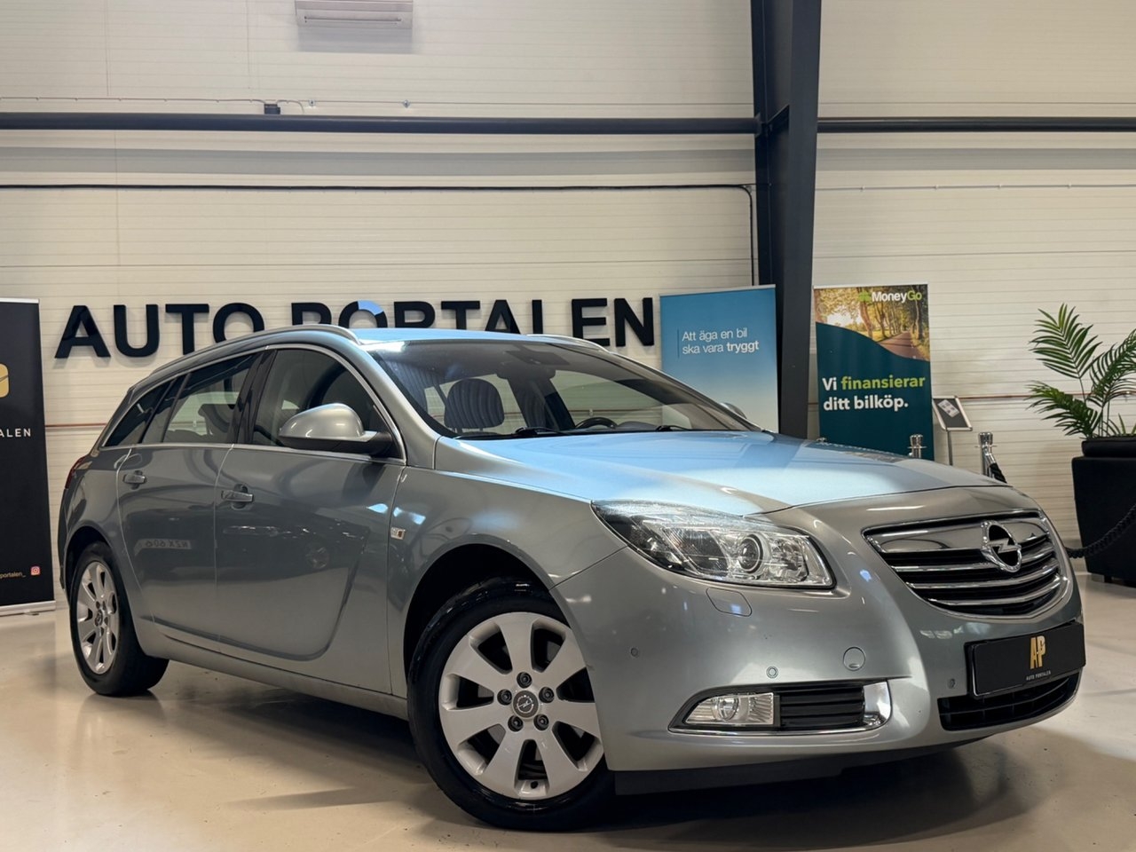 Opel Insignia 2011, kuva 3/10